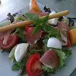 Le Cafe Des Fleurs Pensión Salindres