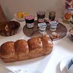 Le Cafe Des Fleurs Salindres
