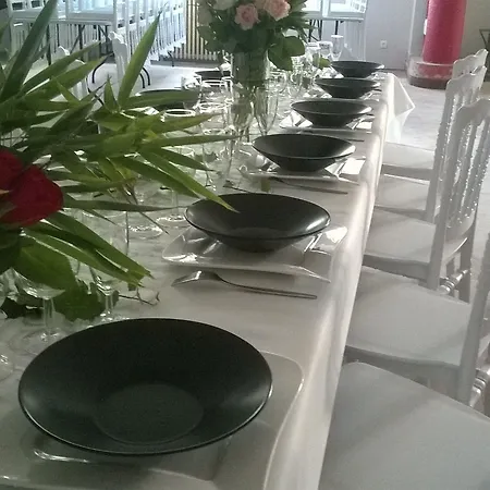 Le Cafe Des Fleurs *