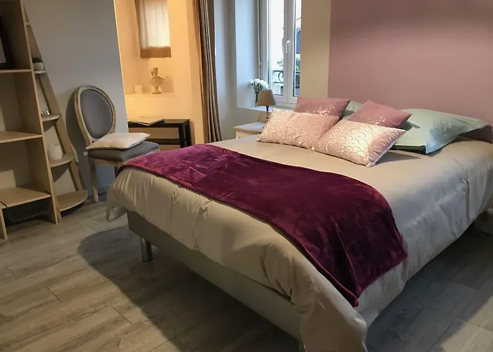 Le Cafe Des Fleurs Salindres